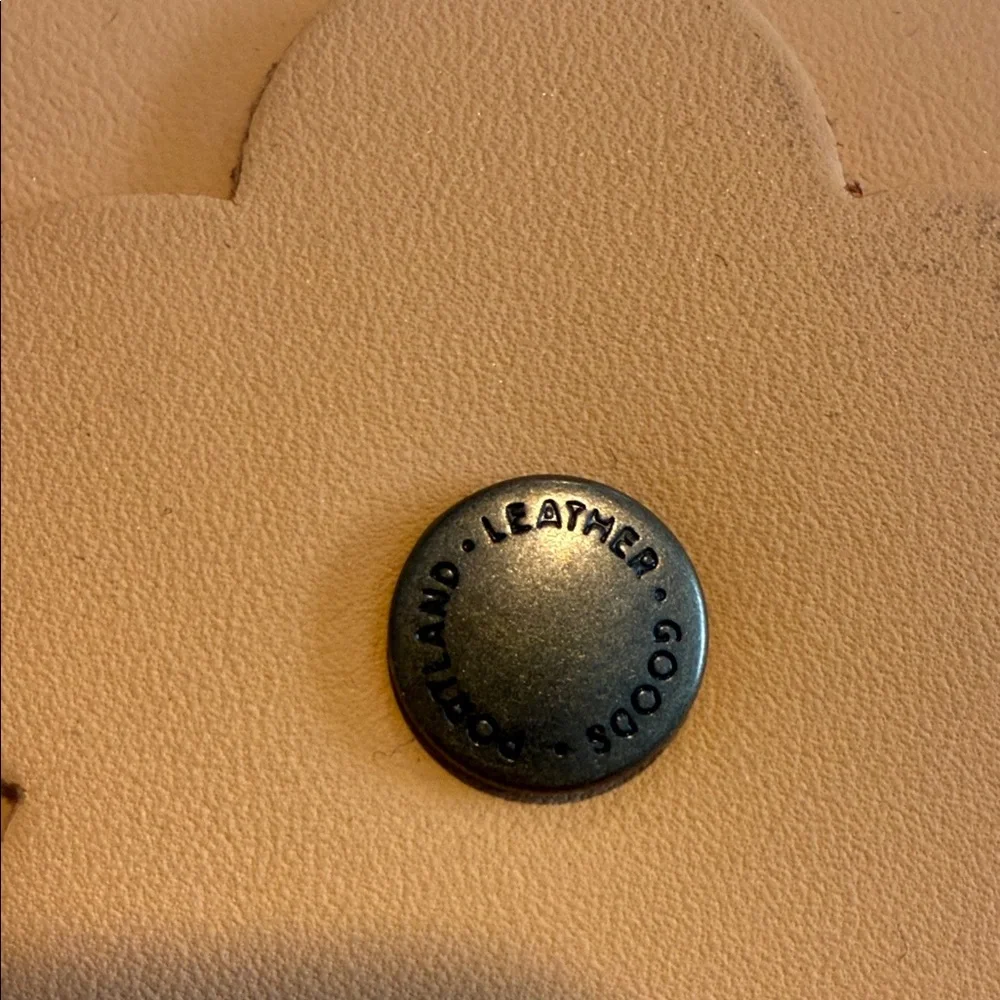 Portland Leather Flower AirPod Keychain Pouch - Picture 2 of 6